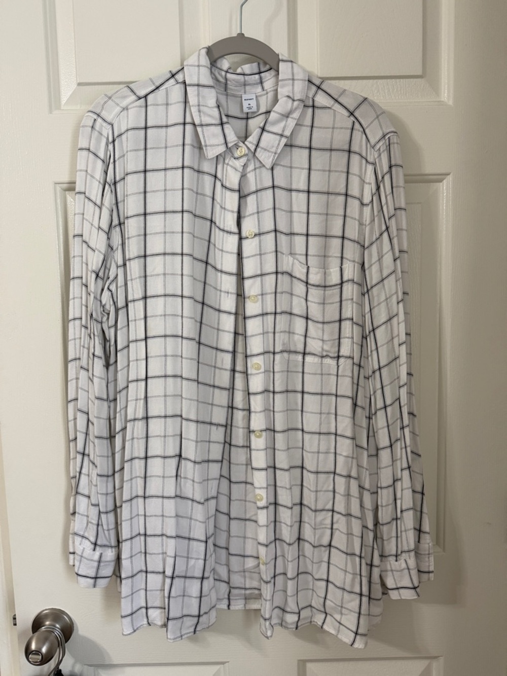 Old Navy Window Pane Style White & Black Plaid Long Sleeve Woven Button Up Top